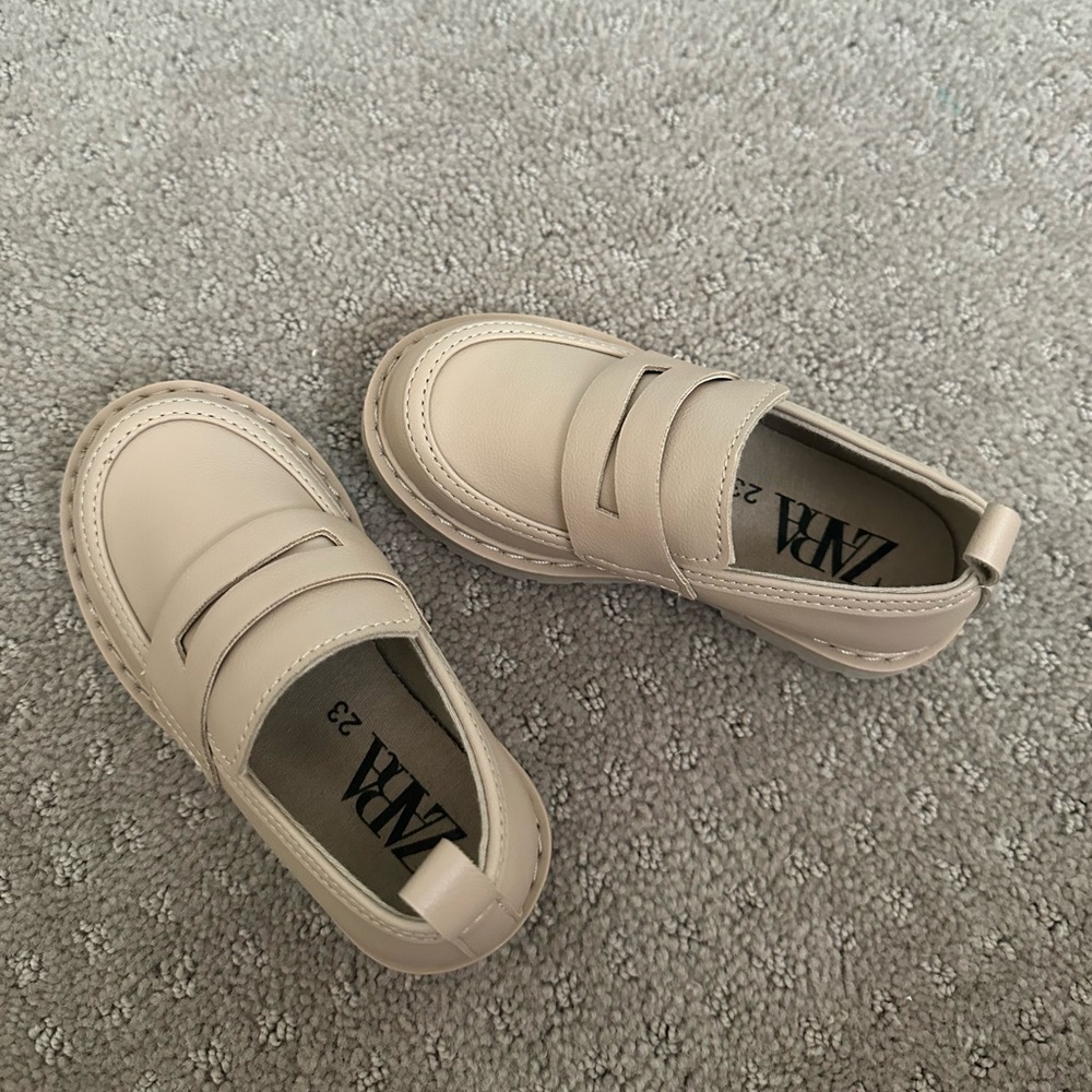 Toddler Zara loafers (Never worn)